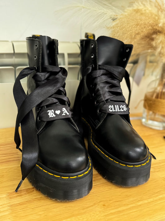 Add a bold, personalised touch to your wedding look with black satin laces printed with your initials and date.