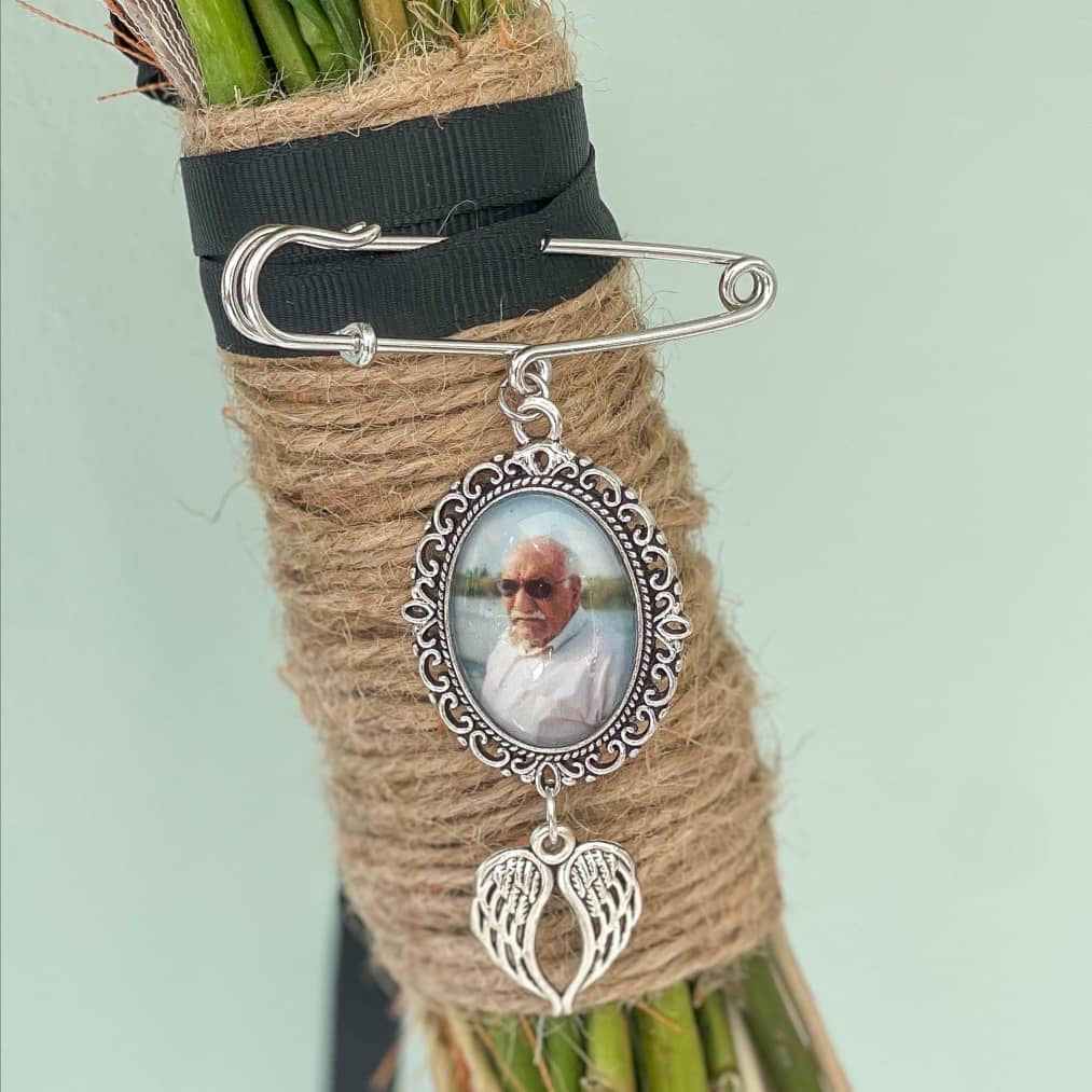memorial bouquet charm with wings design